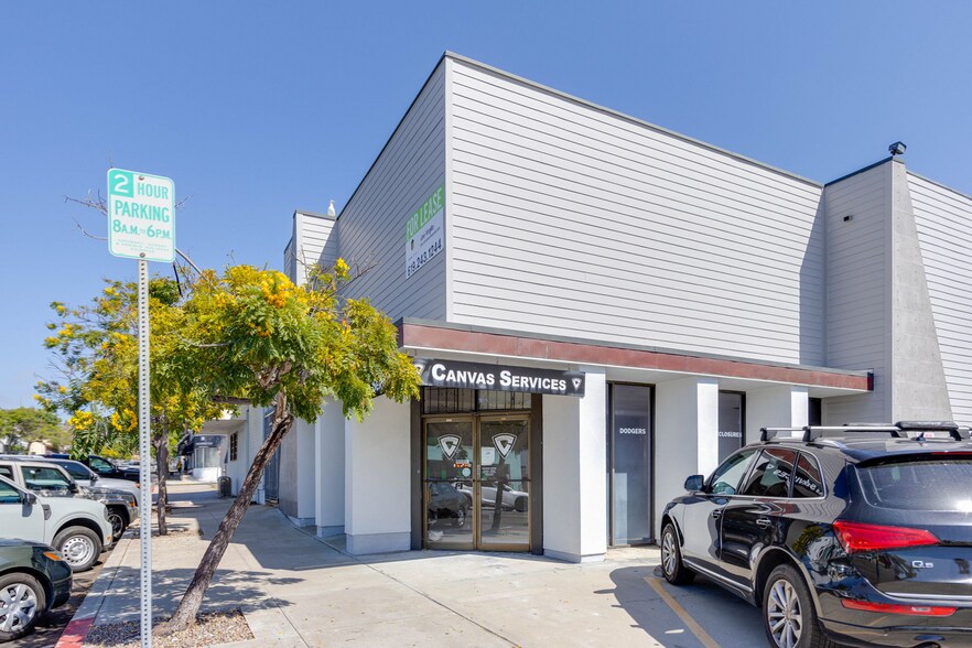 2822 Canon St, San Diego, CA à louer - Photo du bâtiment - Image 3 de 21