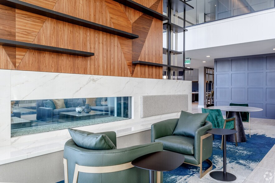 10401 College Blvd, Overland Park, KS à louer - Photo intérieure - Image 3 de 52