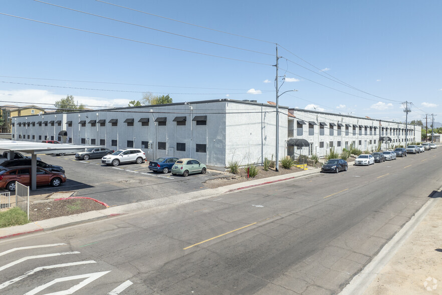 18202 N Cave Creek Rd, Phoenix, AZ for sale - Primary Photo - Image 1 of 1