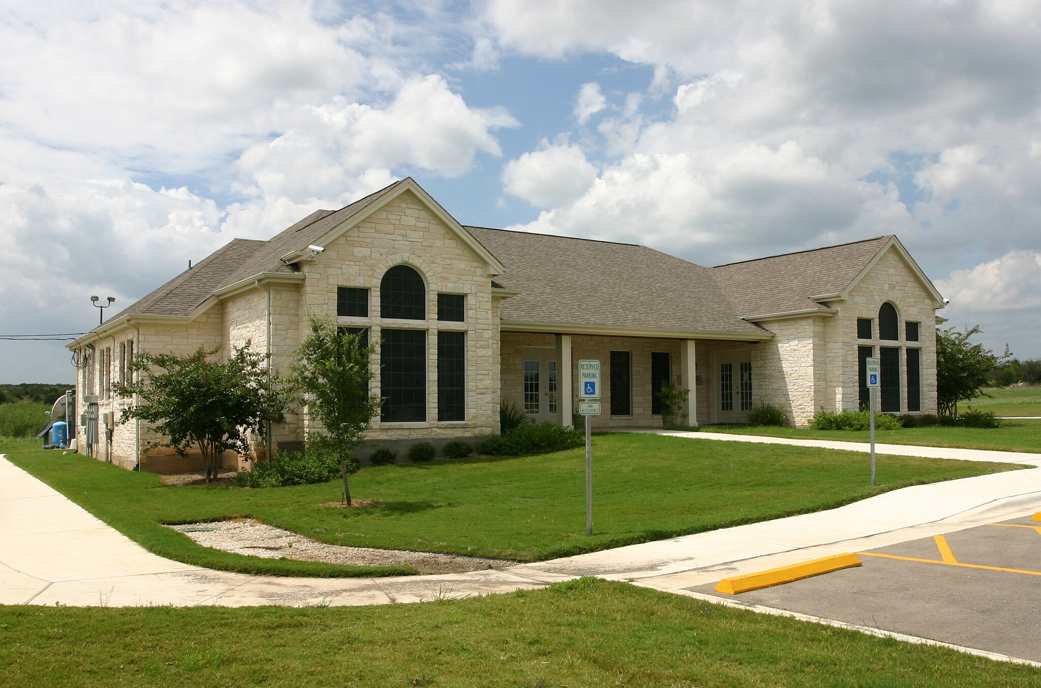 251 N FM 1626, Buda, TX à louer Photo principale- Image 1 de 13