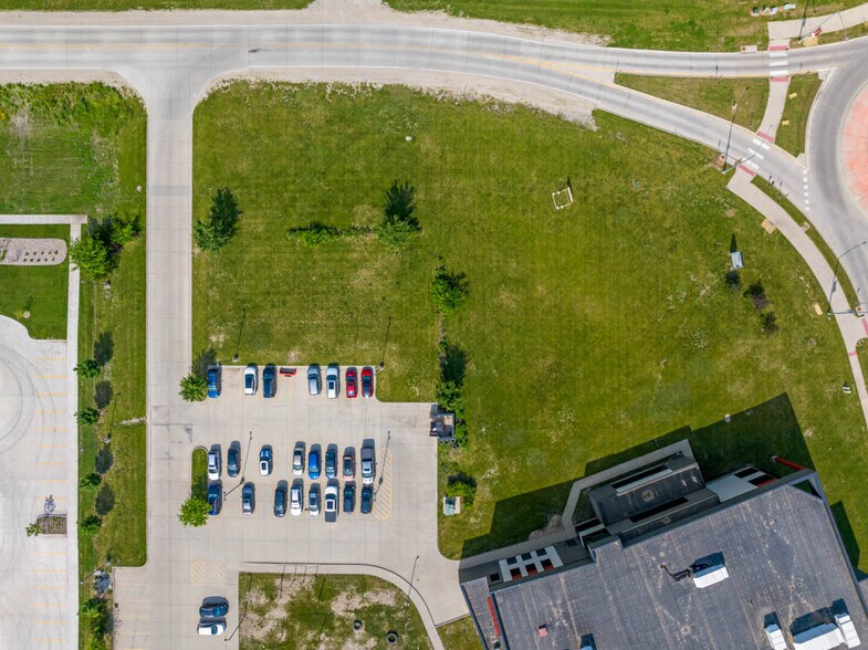 3610 University Blvd, Ames, IA for sale - Building Photo - Image 2 of 10