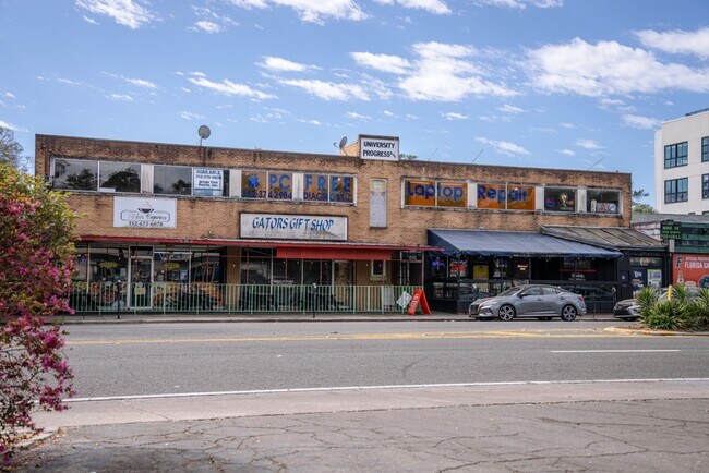 Plus de détails pour 1017 W University Ave, Gainesville, FL - Commerce de détail à vendre