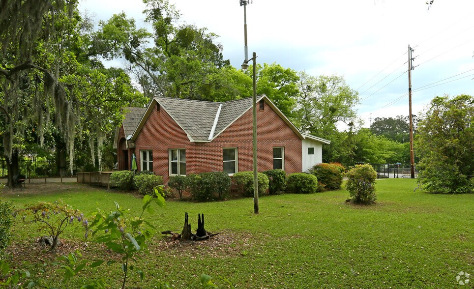 939 W Tharpe St, Tallahassee, FL for sale - Primary Photo - Image 1 of 4