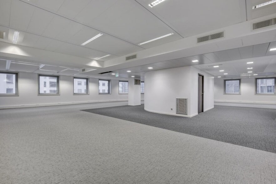 47 Rue Louis Blanc, Courbevoie à louer - Photo intérieure - Image 2 de 15