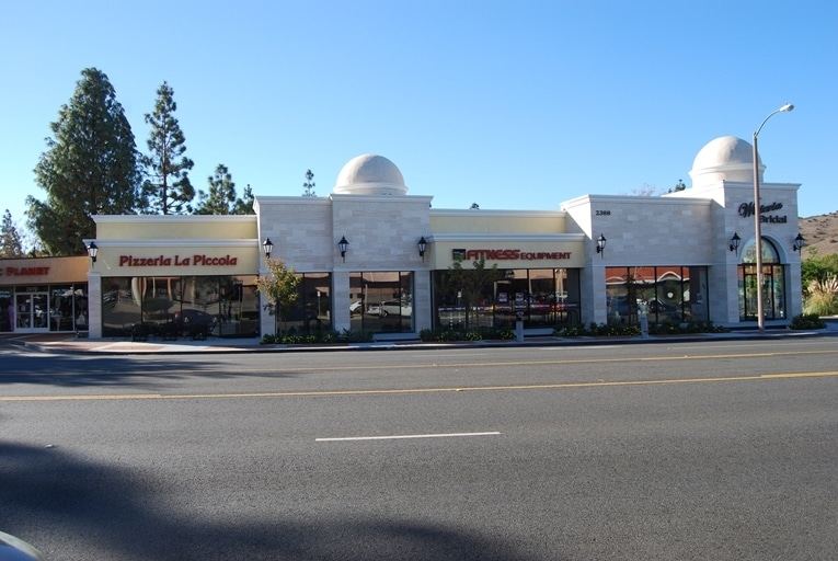 2388-2400 Thousand Oaks Blvd, Thousand Oaks, CA for lease - Building Photo - Image 2 of 5