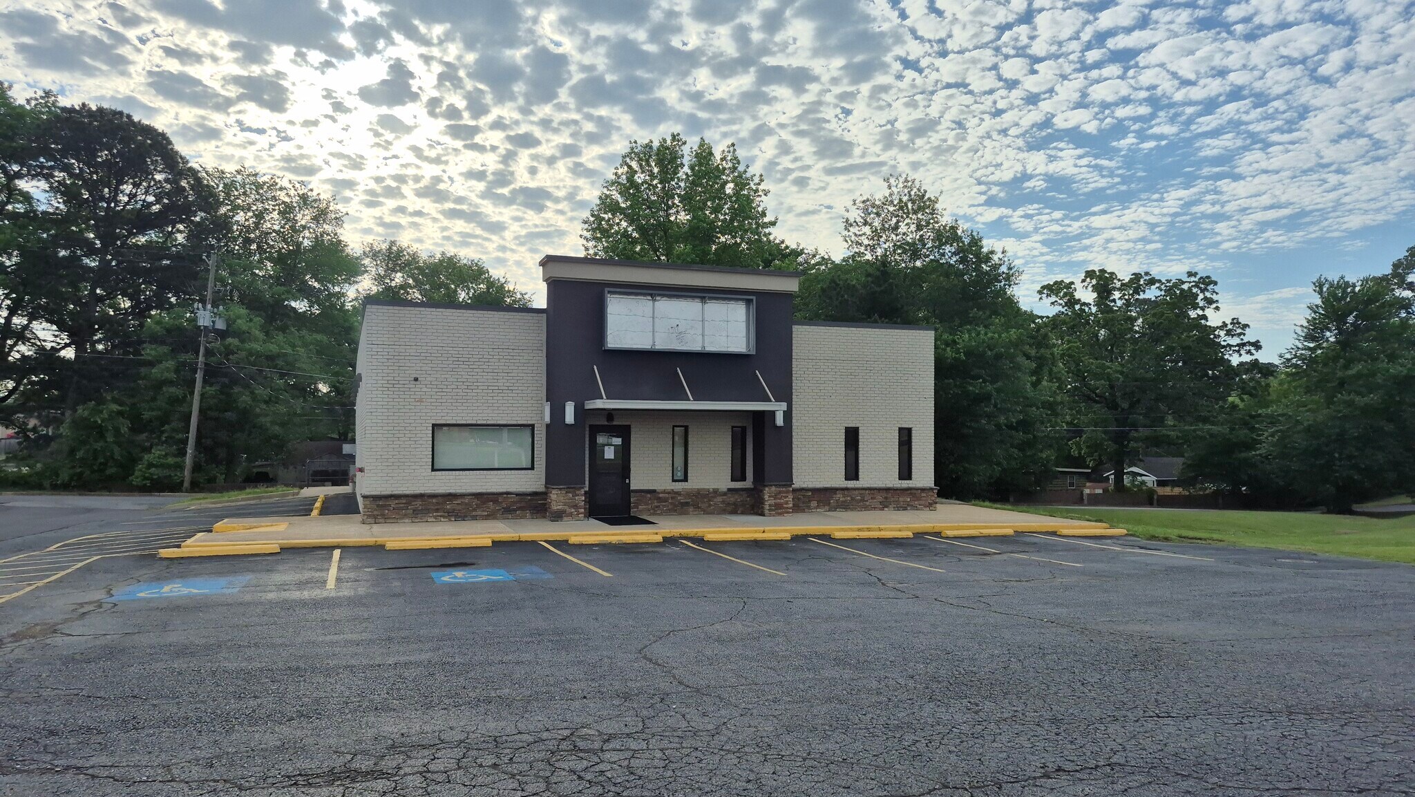 201 Airport Rd, Hot Springs, AR for lease Primary Photo- Image 1 of 4