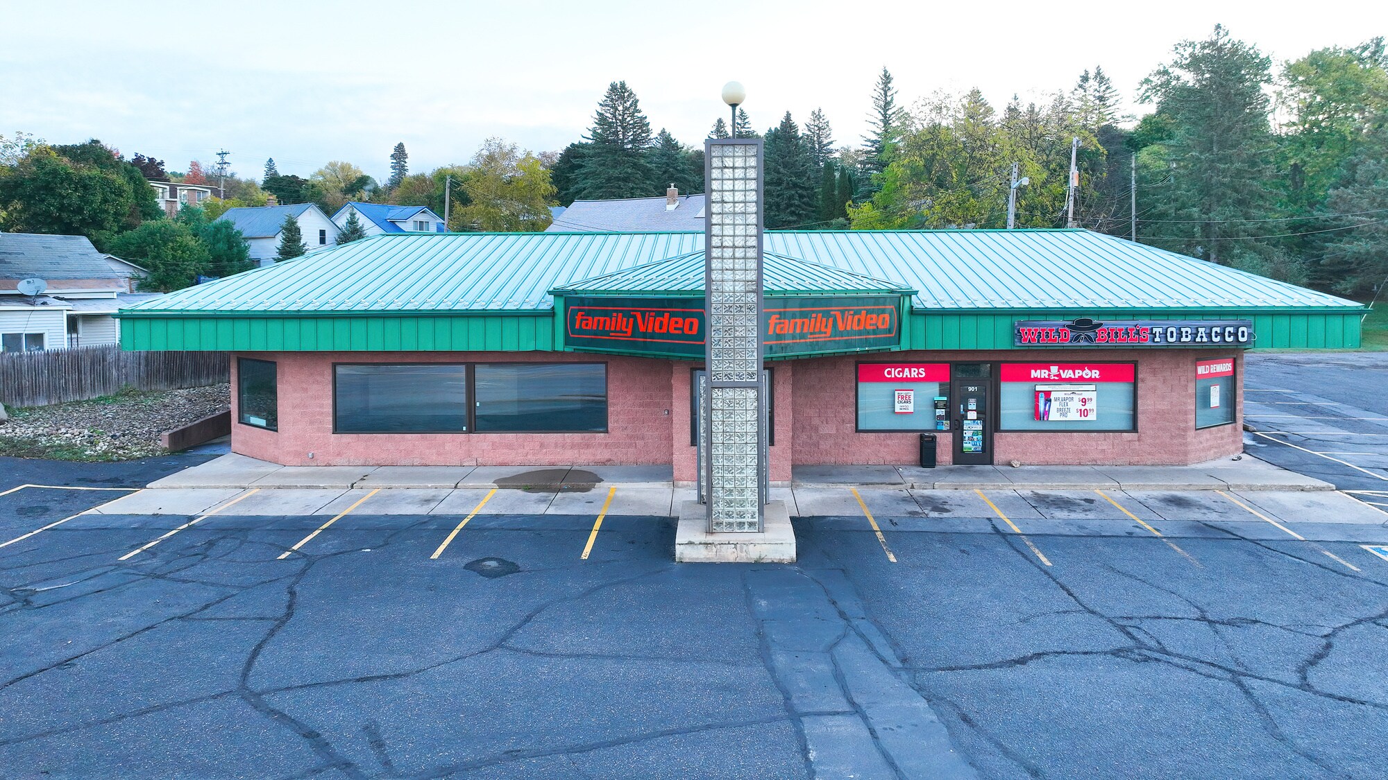 901 S Stephenson Ave, Iron Mountain, MI for lease Building Photo- Image 1 of 7