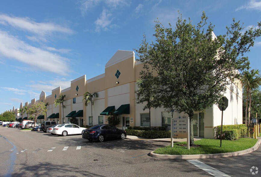 1039-1039 NW 31st Ave, Pompano Beach, FL à louer - Photo principale - Image 1 de 26