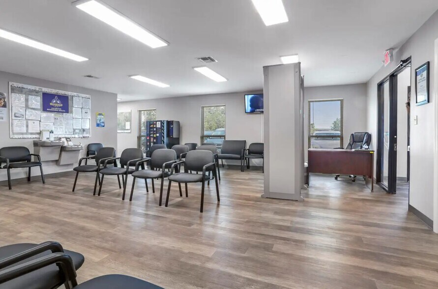 1078 E Worthy St, Gonzales, LA à vendre - Photo du bâtiment - Image 3 de 12