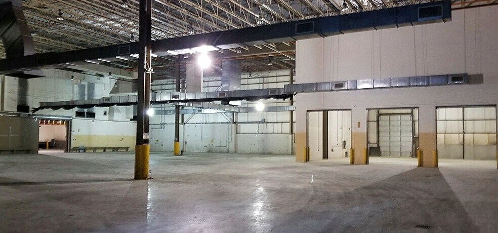 201 Cobb Ave, Burlington, NC for lease - Interior Photo - Image 2 of 10