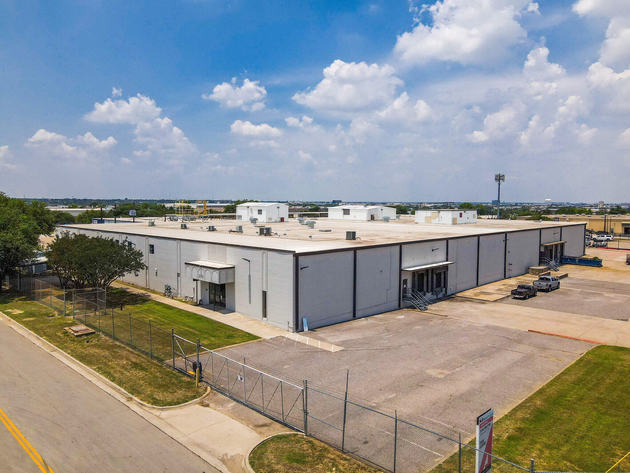 1205 E Avenue H, Grand Prairie, TX for sale Building Photo- Image 1 of 15