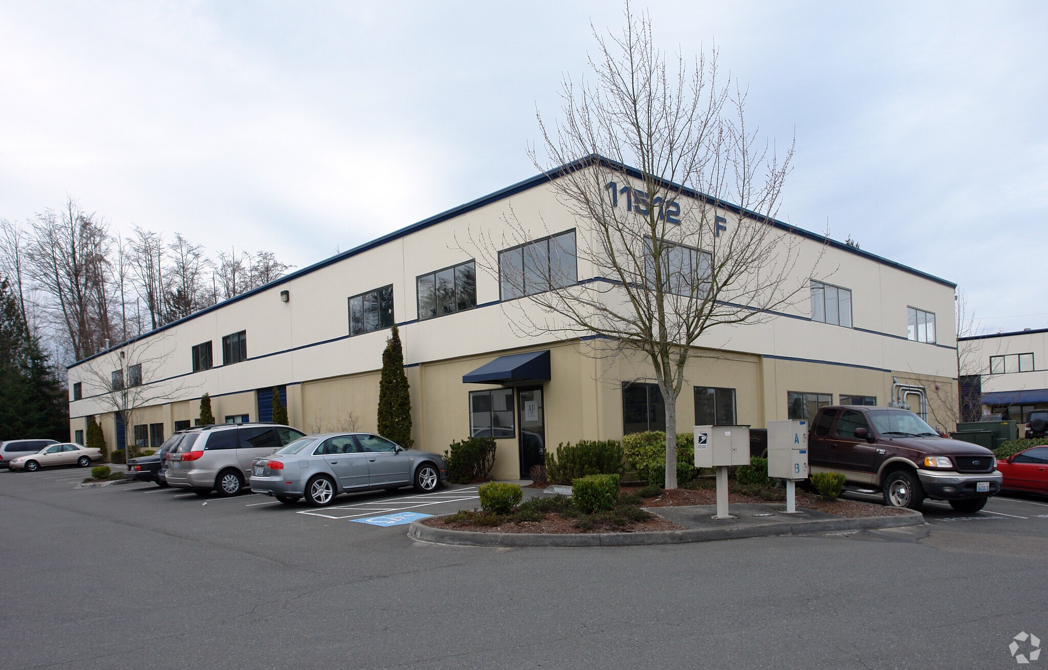 11512 Airport Rd, Everett, WA à louer Photo du bâtiment- Image 1 de 11