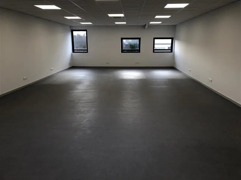 Office in Bussy-Saint-Georges for sale Interior Photo- Image 1 of 9