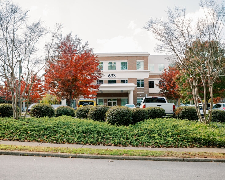 633 Brookdale Dr, Statesville, NC for lease - Building Photo - Image 2 of 12