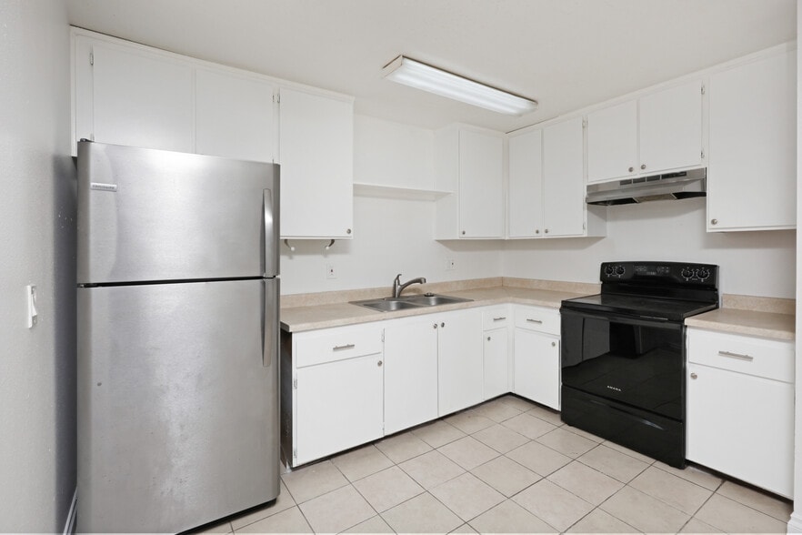 956 Locust Ave, Long Beach, CA à vendre - Photo du bâtiment - Image 3 de 4