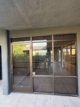 7525 E Camelback Rd, Scottsdale, AZ à louer Photo intérieure- Image 2 de 4