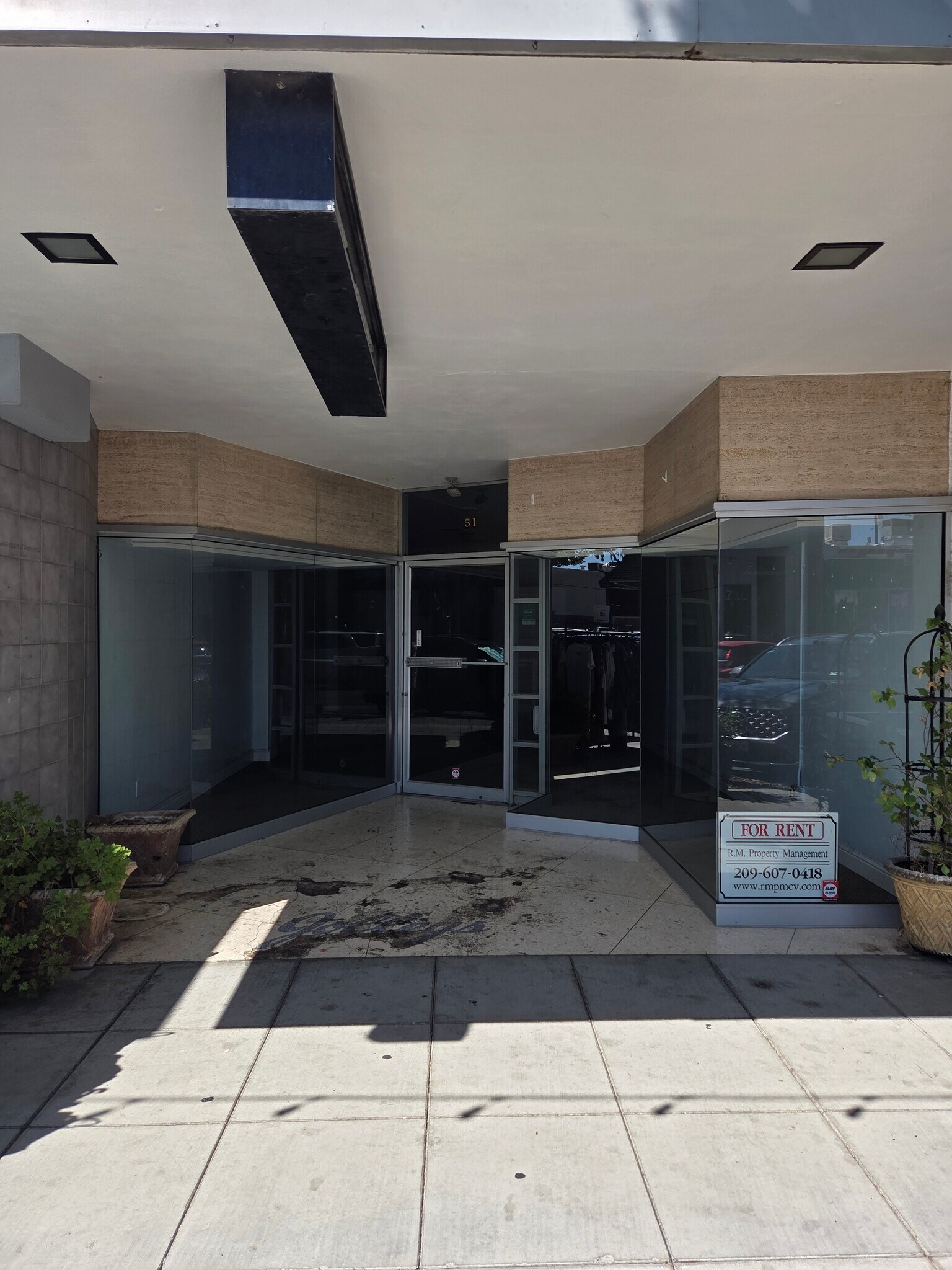 51 W 10th St, Tracy, CA à vendre Photo du bâtiment- Image 1 de 1