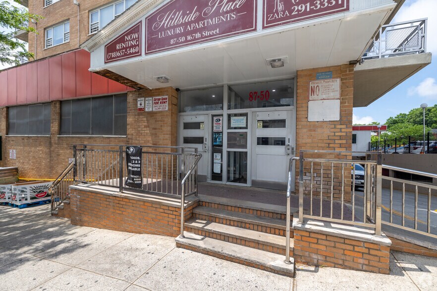 87-50 167th St, Jamaica, NY à louer - Photo du bâtiment - Image 2 de 11