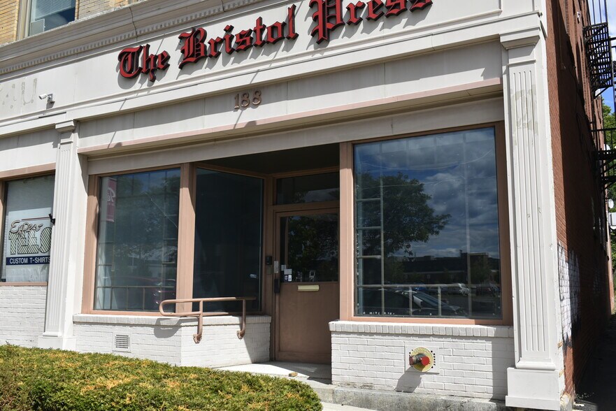 188-194 Main St, Bristol, CT à louer - Photo du bâtiment - Image 1 de 6