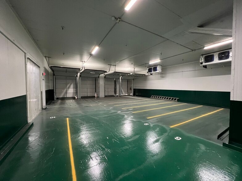 1937-2035 E Vernon Ave, Vernon, CA for sale - Building Photo - Image 2 of 22