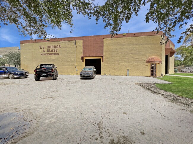 More details for 2300 NW 34th Ave, Miami, FL - Industrial for Sale