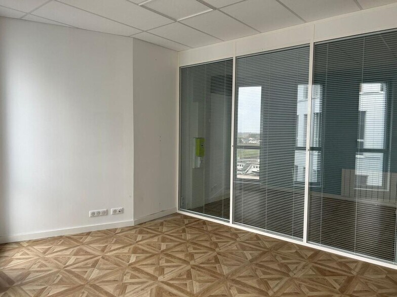 Bureau dans Saint-Nazaire à louer - Photo intérieure - Image 3 de 3