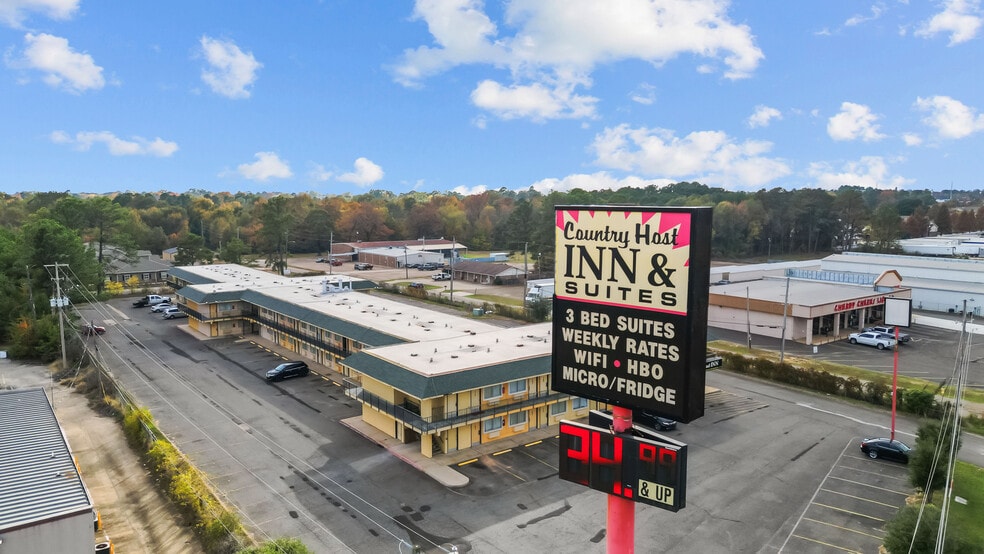 900 Realtor Ave, Texarkana, AR for sale - Building Photo - Image 2 of 13