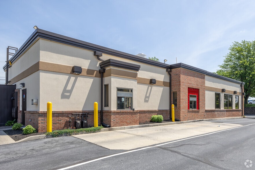 3390 Lehigh St, Allentown, PA for lease - Building Photo - Image 2 of 3