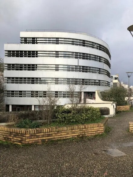 Office in Nancy for lease - Building Photo - Image 2 of 12