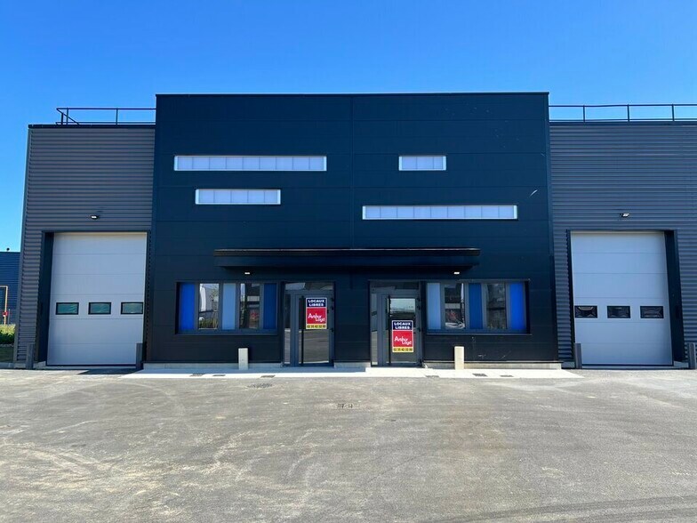 Flex in Le Havre for lease - Building Photo - Image 1 of 5