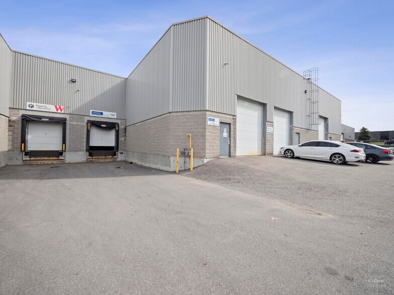 1206 Ringwell Dr, Newmarket, ON à vendre - Photo du bâtiment - Image 3 de 5