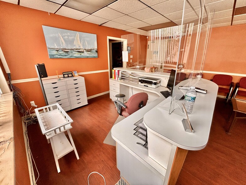 4900-4902 Bergenline Ave, Union City, NJ for lease - Building Photo - Image 3 of 32