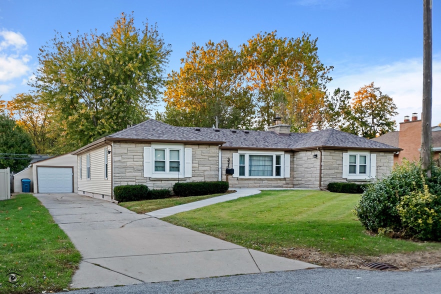 321 S Buell Ave, Aurora, IL for sale - Primary Photo - Image 1 of 1