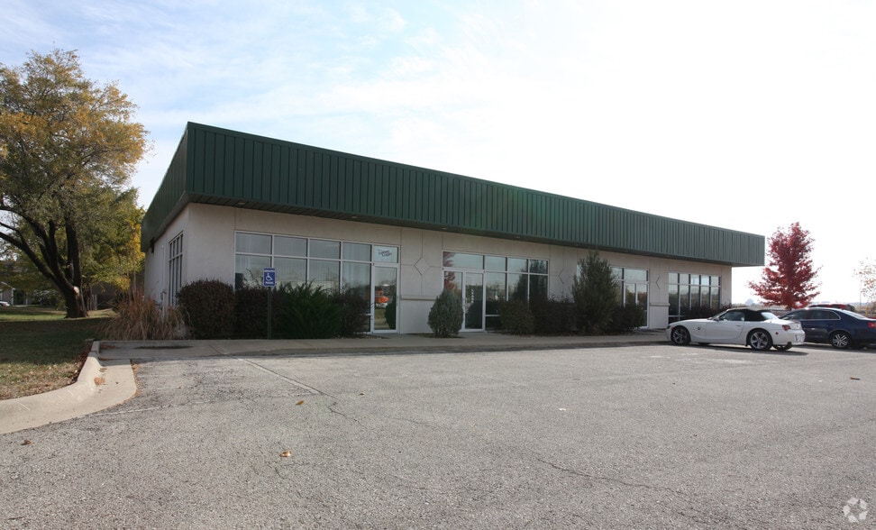 450 N Iowa St, Lawrence, KS à vendre - Photo du bâtiment - Image 3 de 6