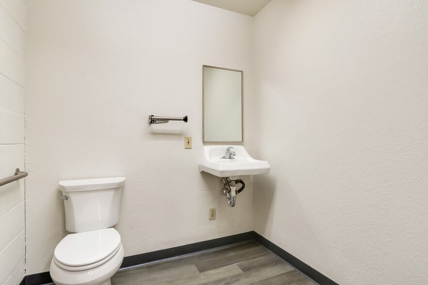 538 E Stuart Ave, Redlands, CA à louer - Photo du bâtiment - Image 2 de 29