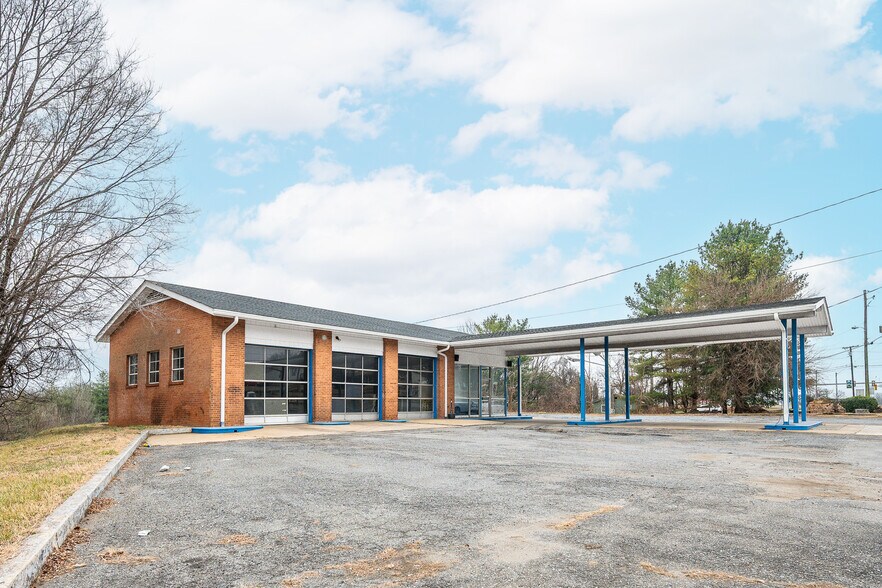 4927 S Amherst Hwy, Madison Heights, VA à vendre - Photo principale - Image 1 de 34