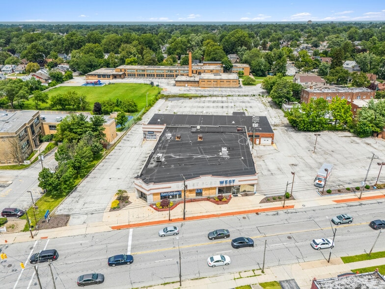 16100 Lorain Ave, Cleveland, OH for lease - Building Photo - Image 2 of 14