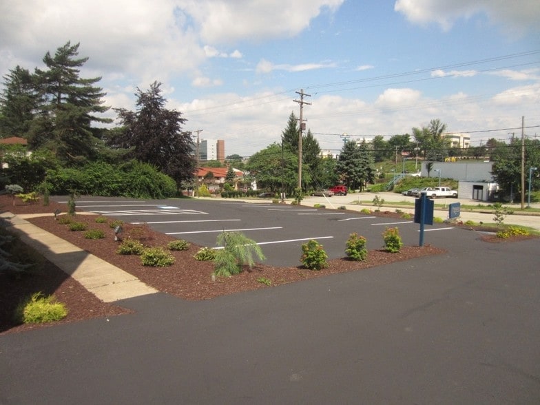 4268 Northern Pike, Monroeville, PA for lease - Building Photo - Image 2 of 5