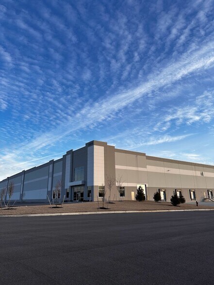 13015 Dixie Hwy, Walton, KY à louer - Photo du bâtiment - Image 1 de 3