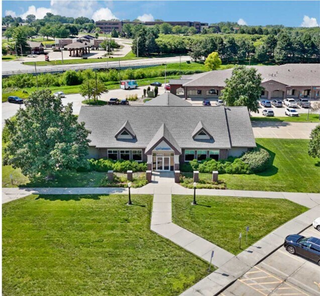6105 NW 86th St, Johnston, IA à vendre - Photo du bâtiment - Image 3 de 10