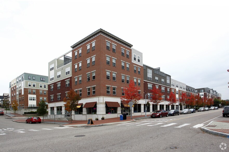 65 Winooski Falls Way, Winooski, VT à louer - Photo du bâtiment - Image 2 de 5