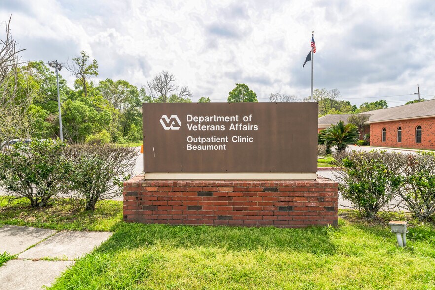 3420 Veterans Cir, Beaumont, TX à vendre - Photo du bâtiment - Image 3 de 6