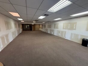 1135 Volunteer Pky, Bristol, TN for lease Interior Photo- Image 2 of 9