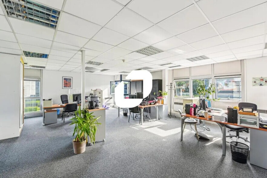 Office in Meylan for sale - Building Photo - Image 3 of 12