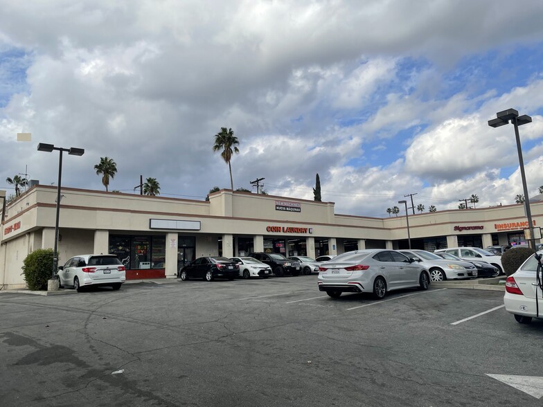 1369-1397 N Lake Ave, Pasadena, CA for lease - Building Photo - Image 2 of 4