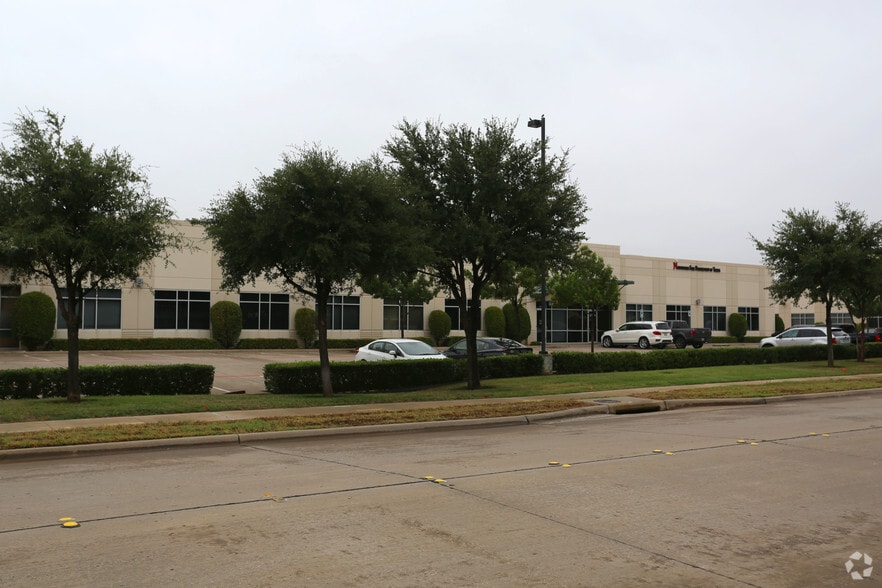 510 E Corporate Dr, Lewisville, TX for lease - Building Photo - Image 2 of 13