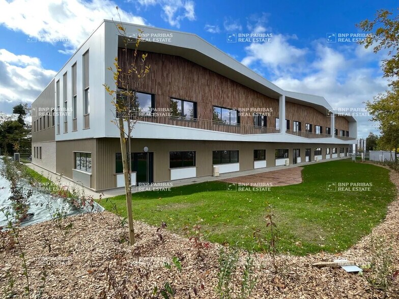 Local d'activités dans Carquefou à vendre - Photo du bâtiment - Image 1 de 12