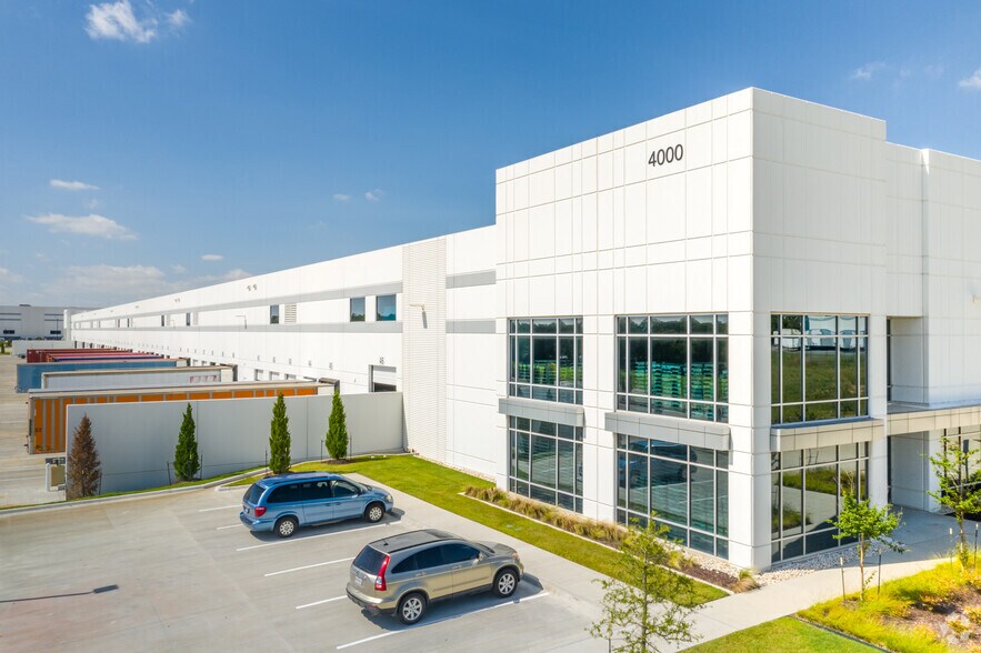 4000 Dale Earnhardt Way, Northlake, TX à louer - Photo du bâtiment - Image 1 de 10