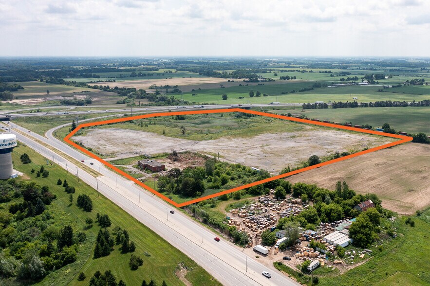 685598-685606 2 Hwy, Woodstock, ON à vendre - Photo du bâtiment - Image 2 de 5