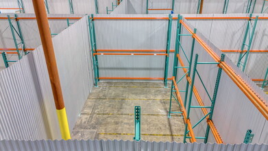 5806 N 53rd St, Tampa, FL for lease Interior Photo- Image 1 of 2